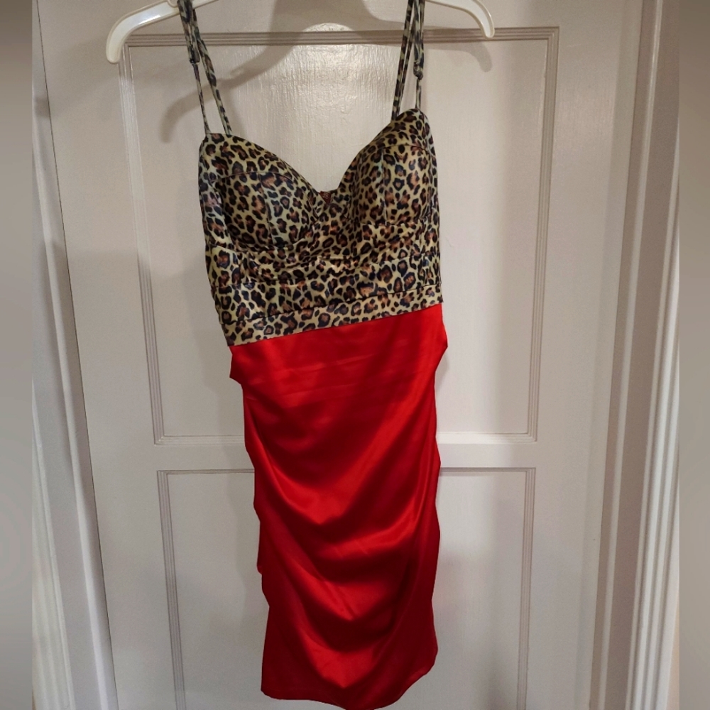 RUBBER DUCKY PRODUCTIONS INC. Prom/Evening Out Dress